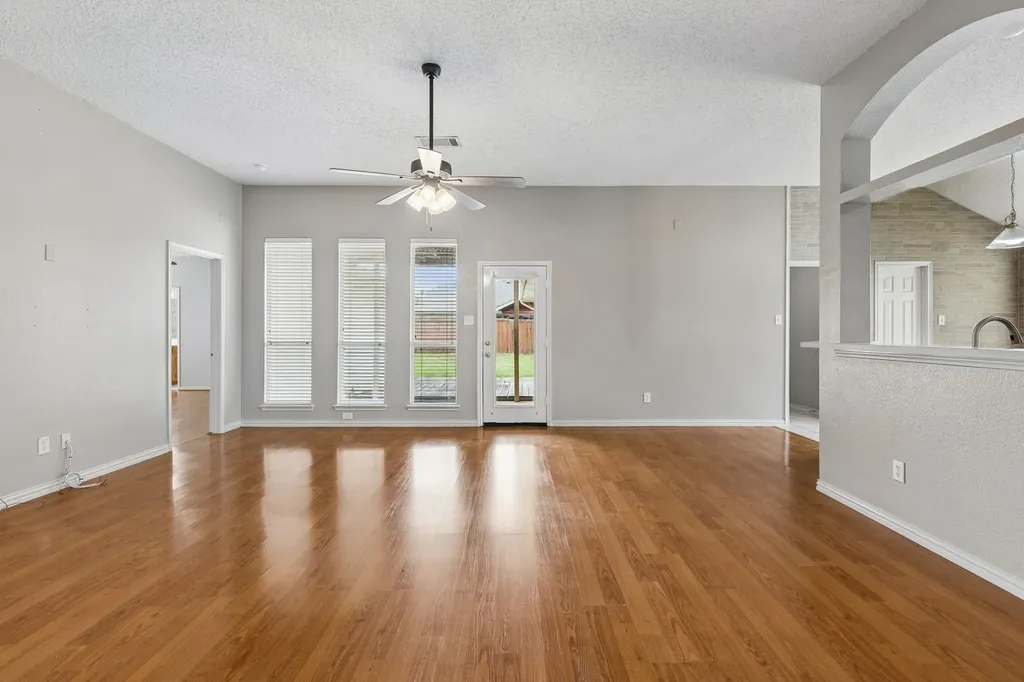 300 Thomas Drive Murphy TX 75094