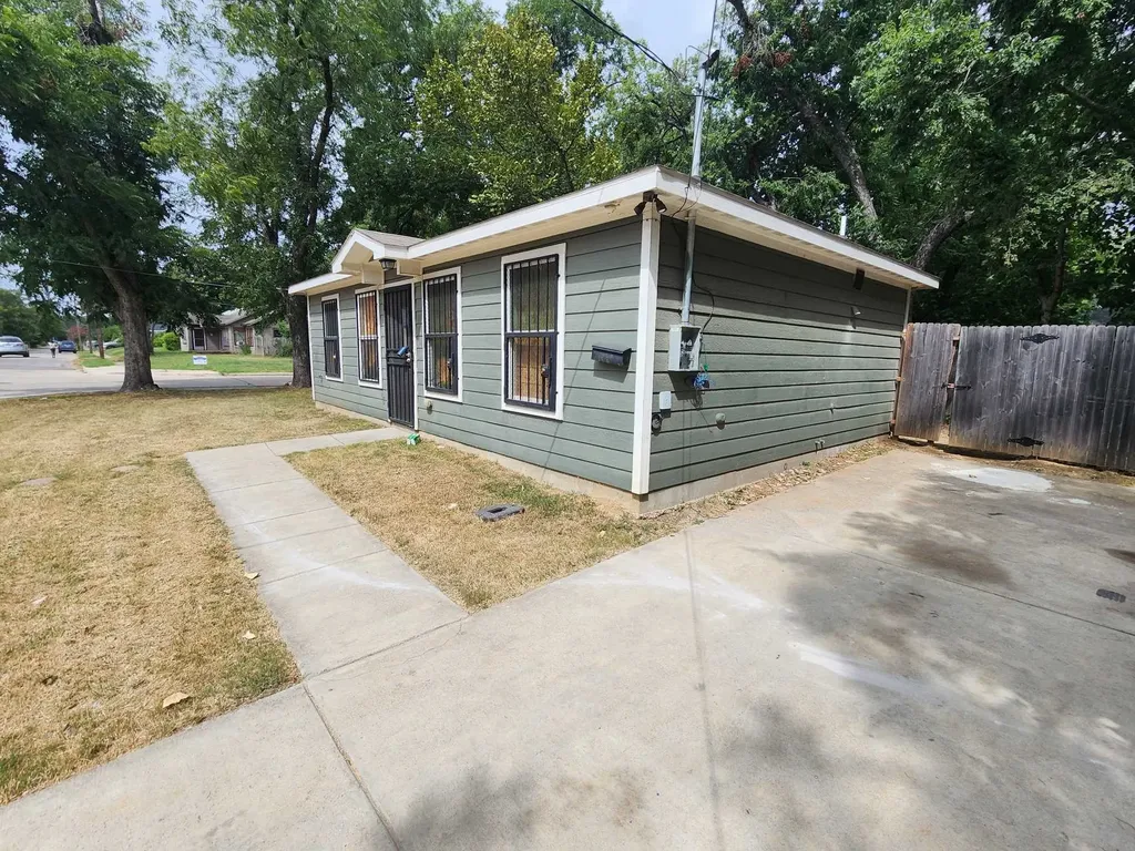 3803 Kenilworth Street Dallas TX 75210