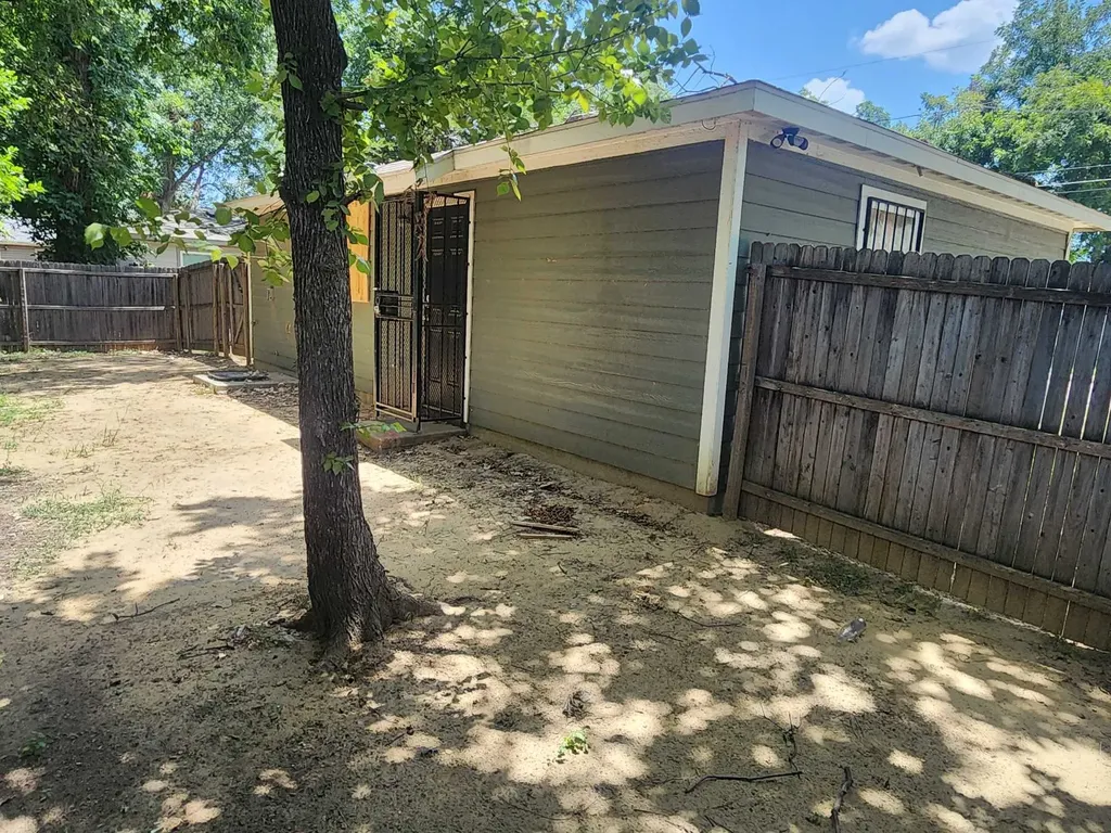 3803 Kenilworth Street Dallas TX 75210