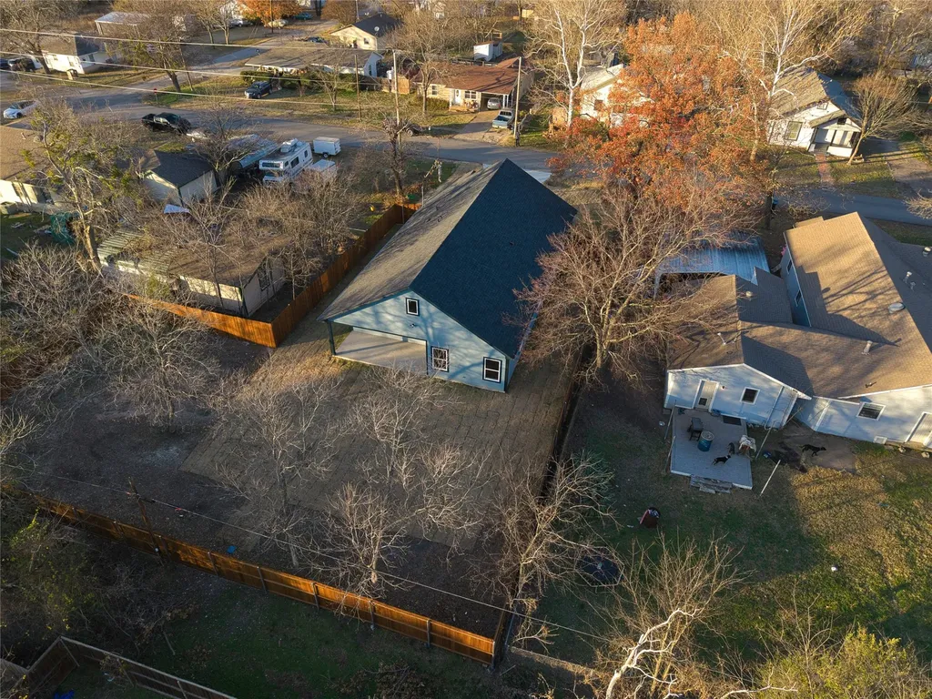 411 W Elm Street Whitewright TX 75491