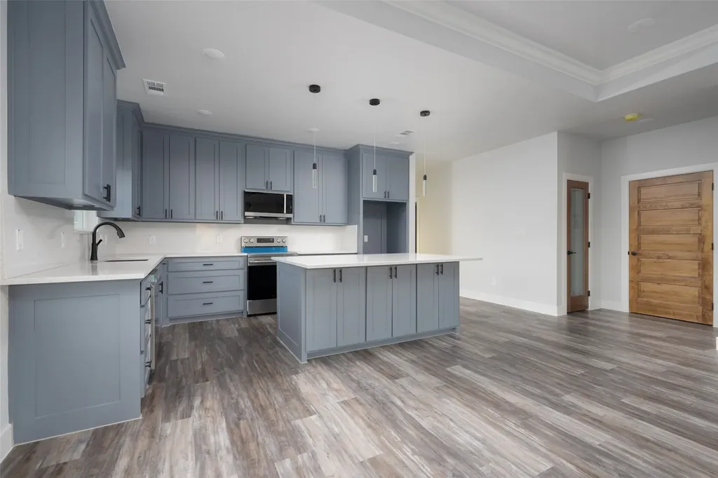 411 W Elm Street Whitewright TX 75491