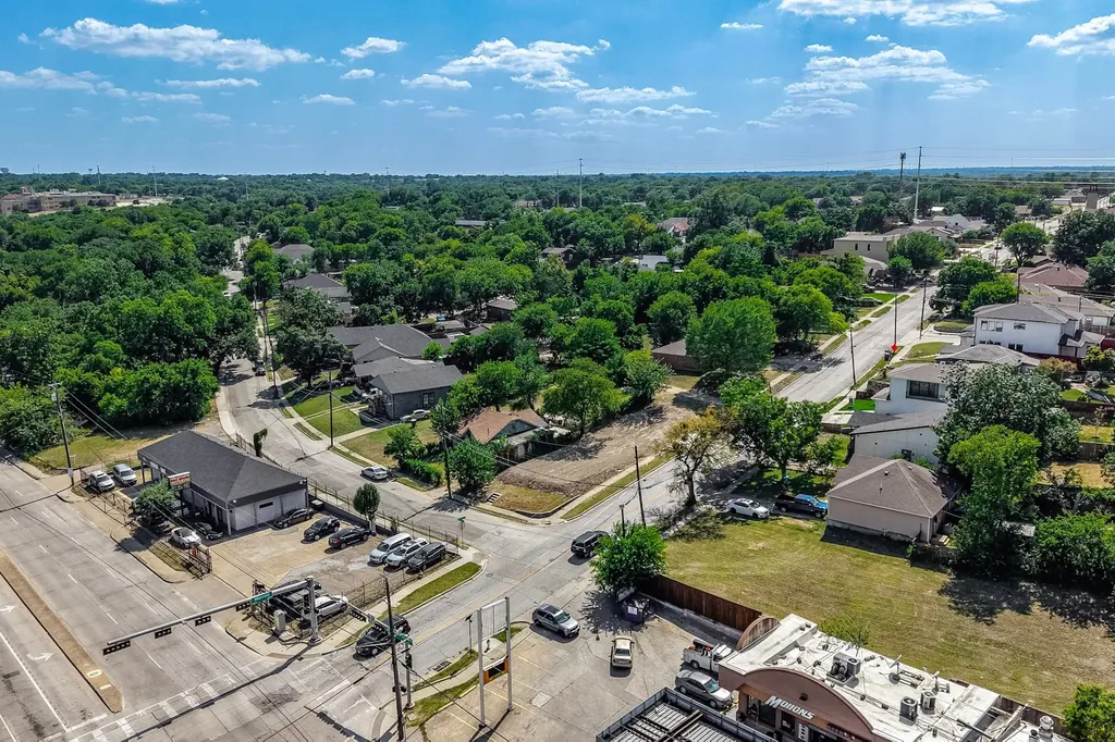 1735 E Waco Dallas TX 75216