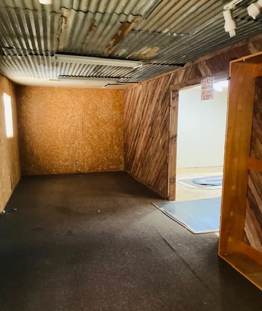 1833 W Highway 199 Sanctuary TX 76082