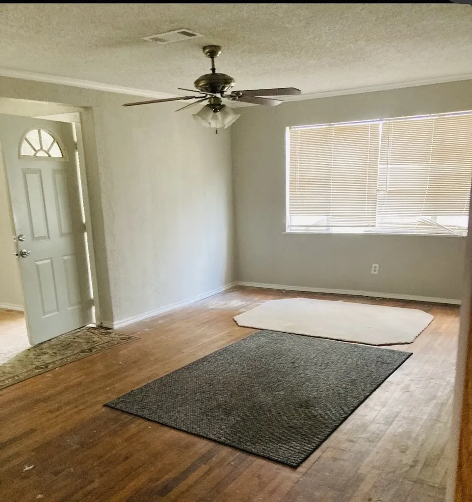 1833 W Highway 199 Sanctuary TX 76082