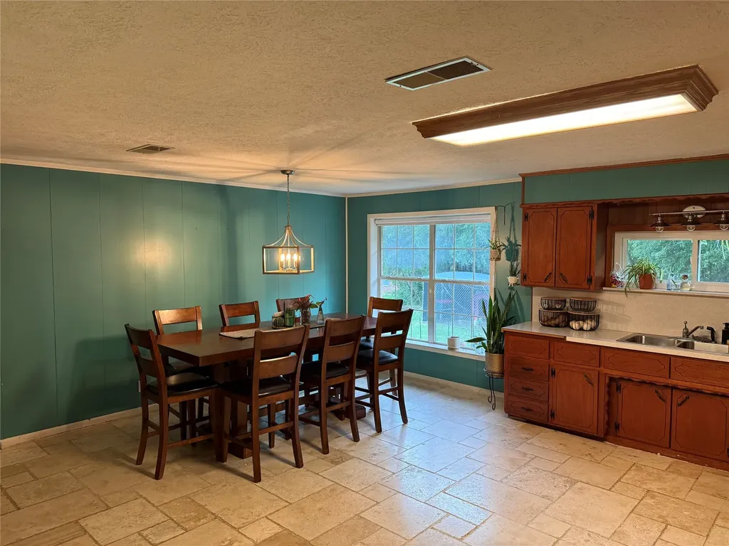 1609 E Thomas Street Sherman TX 75090