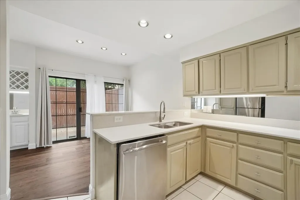 5100 Verde Valley Lane Dallas TX 75254