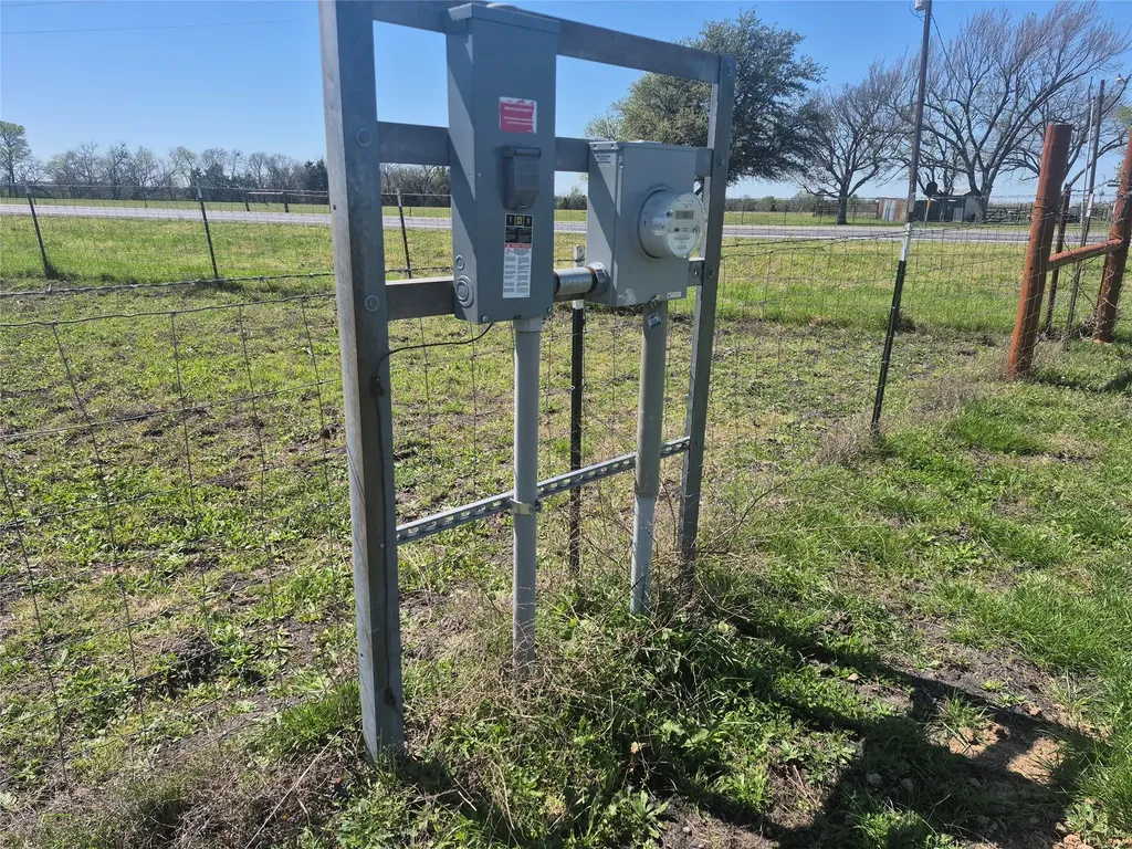 9561 Tx-50 Highway Ladonia TX 75449