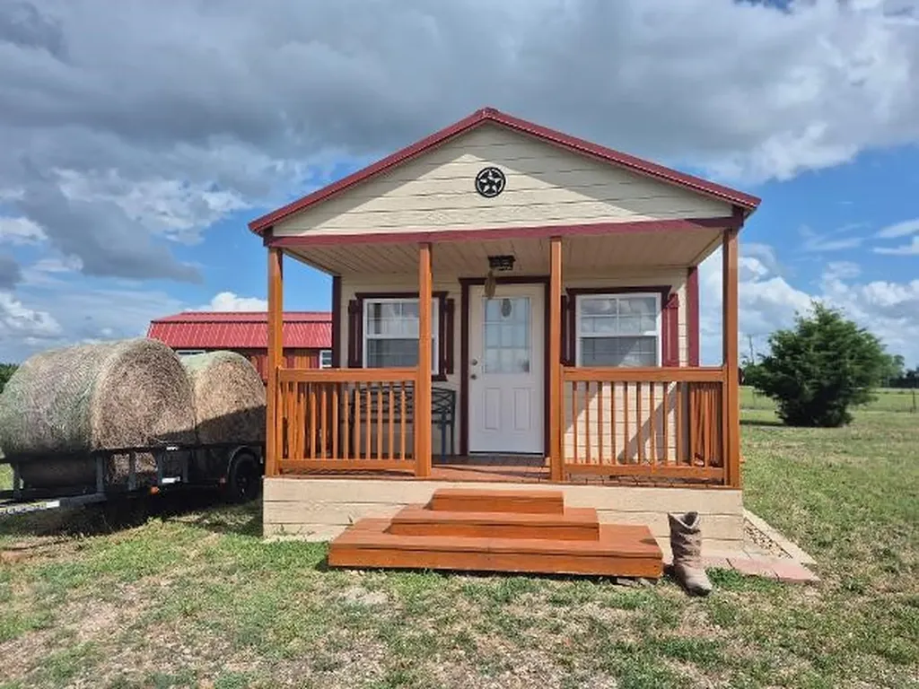 9561 Tx-50 Highway Ladonia TX 75449