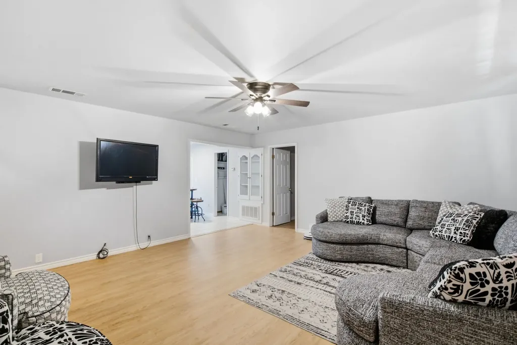 917 E Ross Avenue De Leon TX 76444