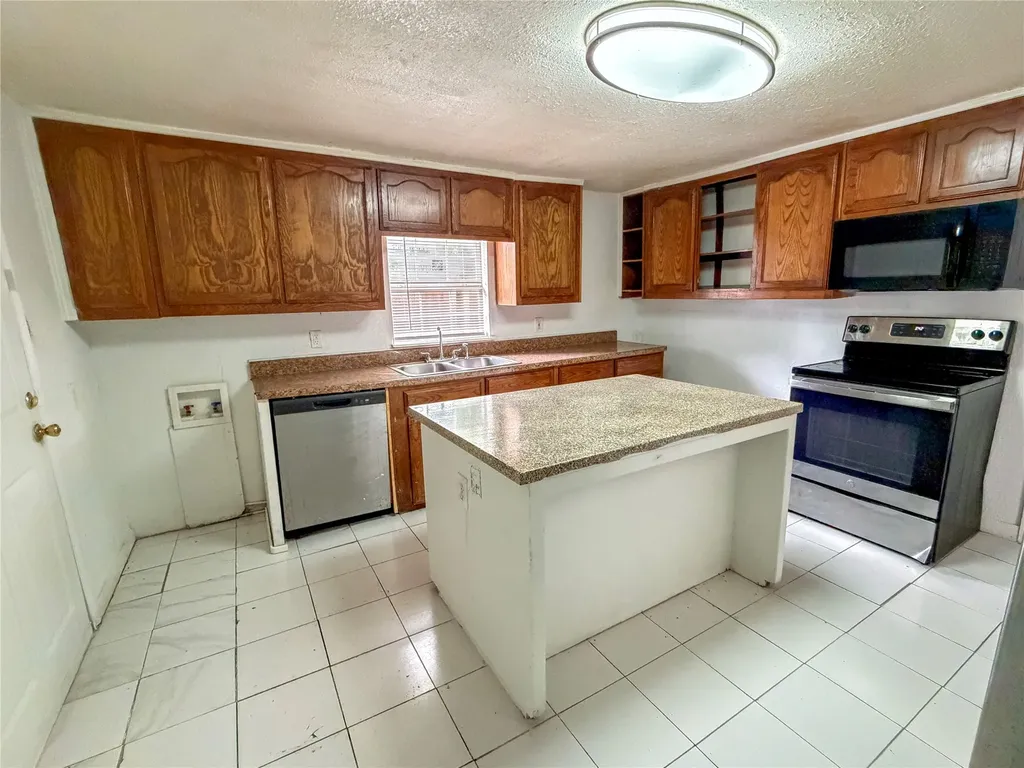 936 E Cantey Street Fort Worth TX 76104