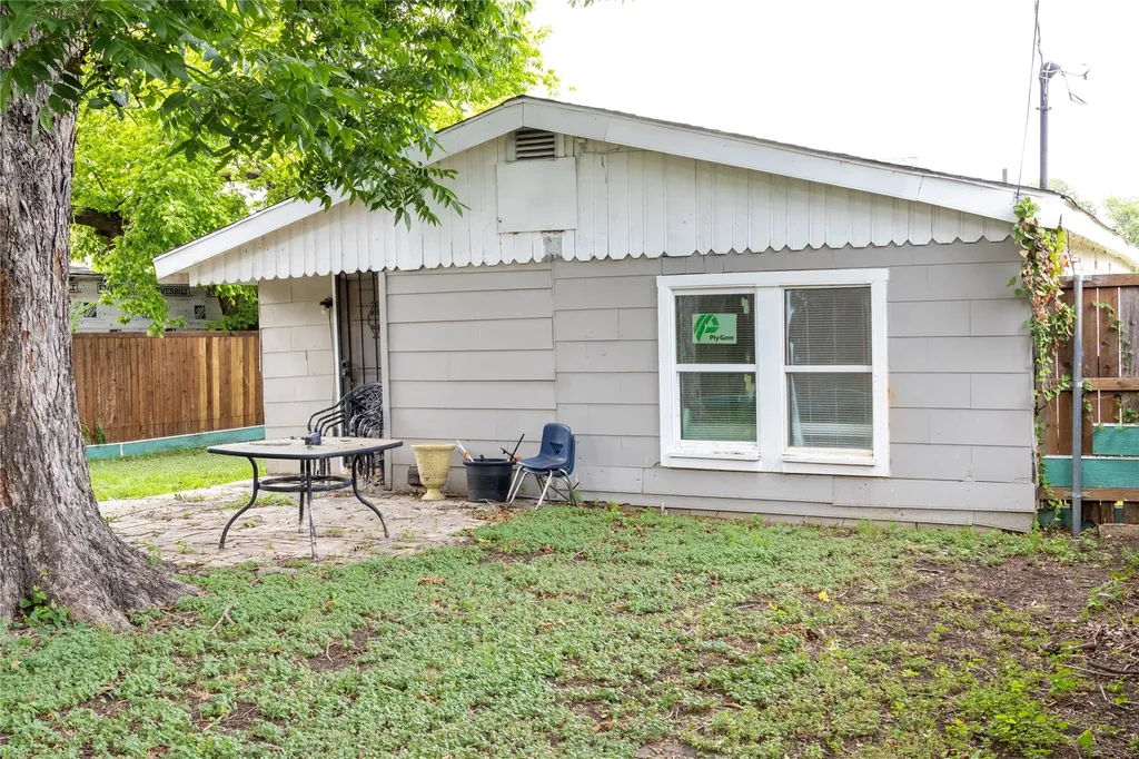 936 E Cantey Street Fort Worth TX 76104