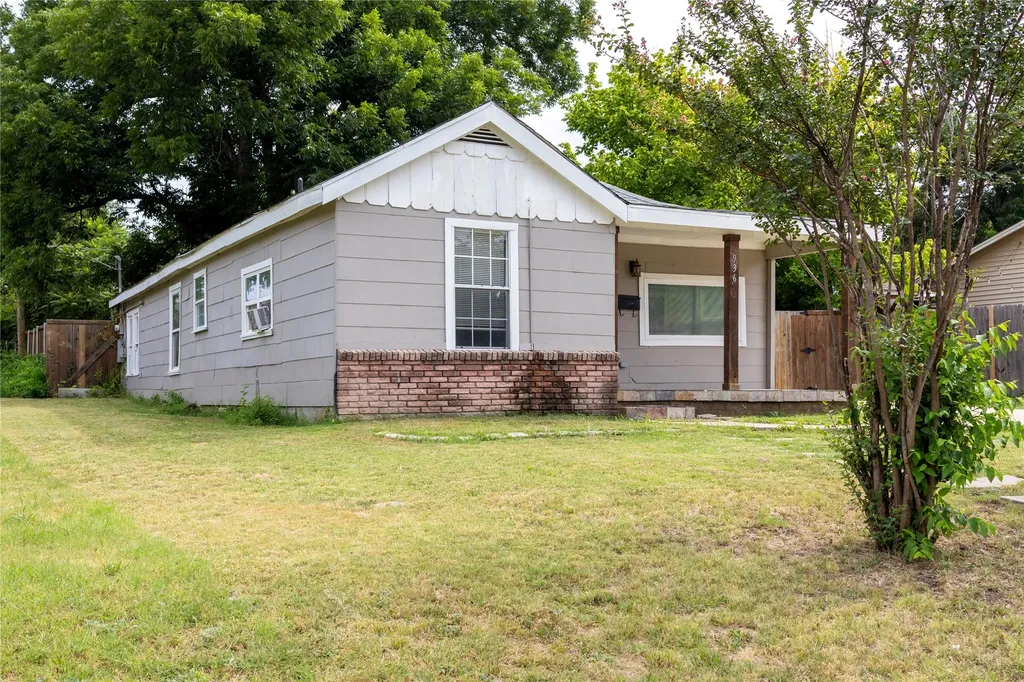 936 E Cantey Street Fort Worth TX 76104