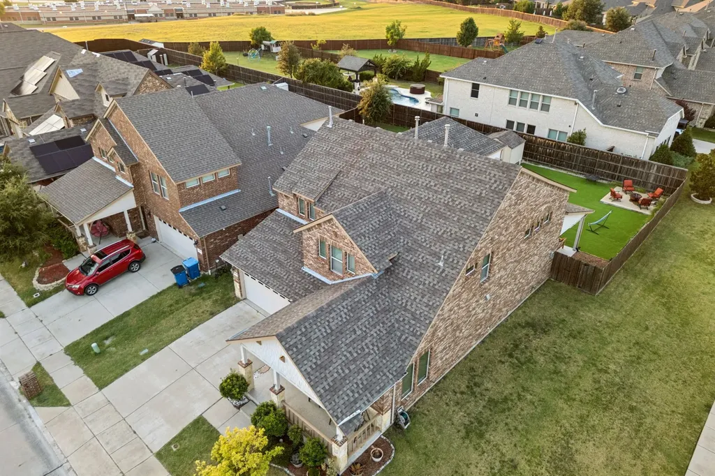 2221 Petunia Lane Rowlett TX 75089