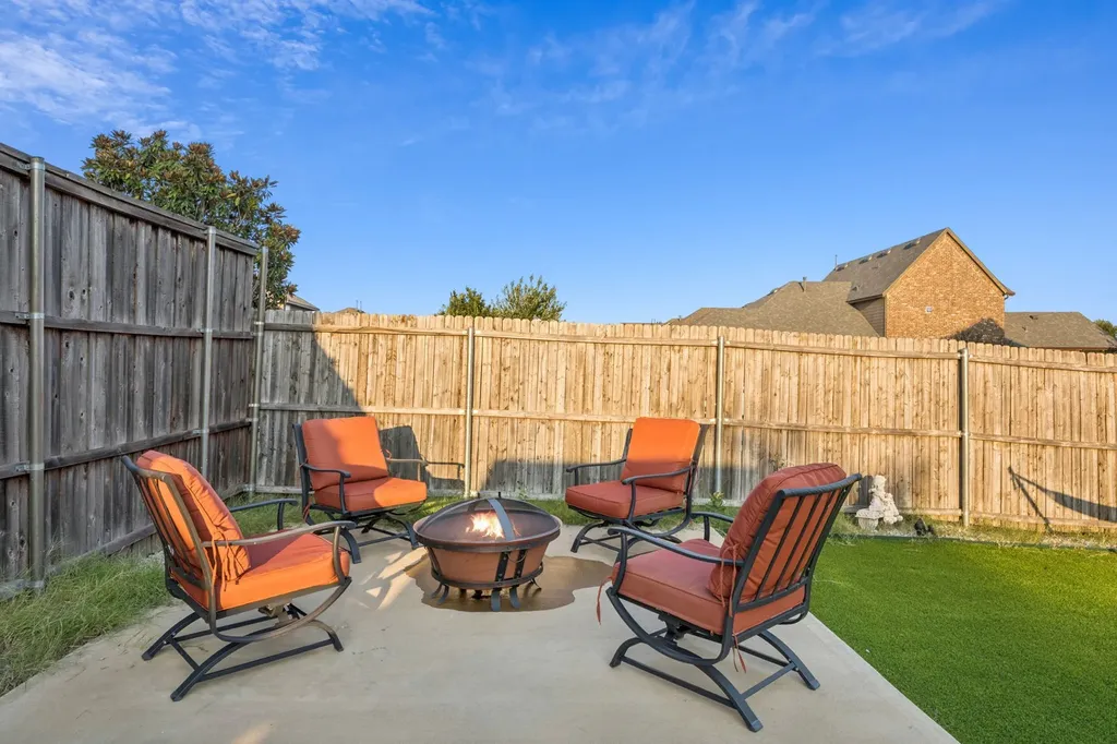 2221 Petunia Lane Rowlett TX 75089