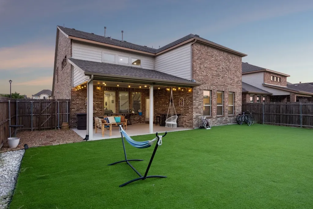 2221 Petunia Lane Rowlett TX 75089