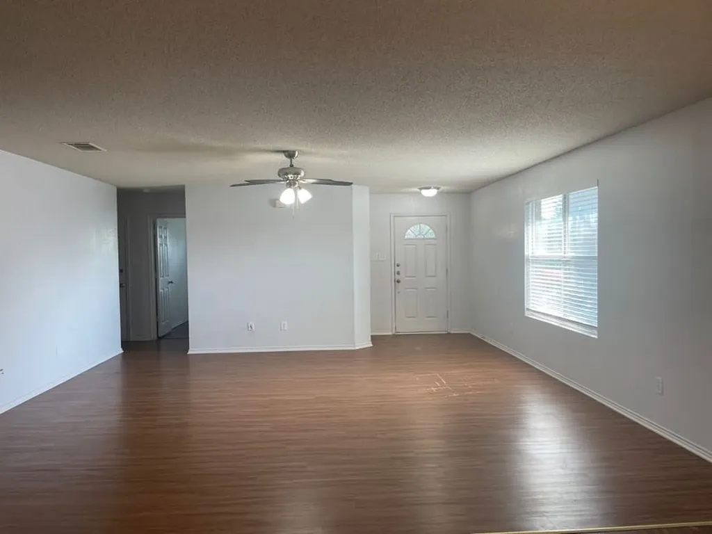 820 Eagle Drive Saginaw TX 76131