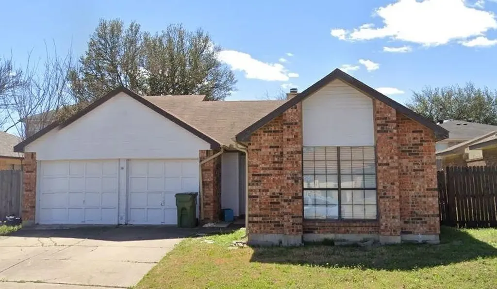 330 Valley Springs Drive Arlington TX 76018