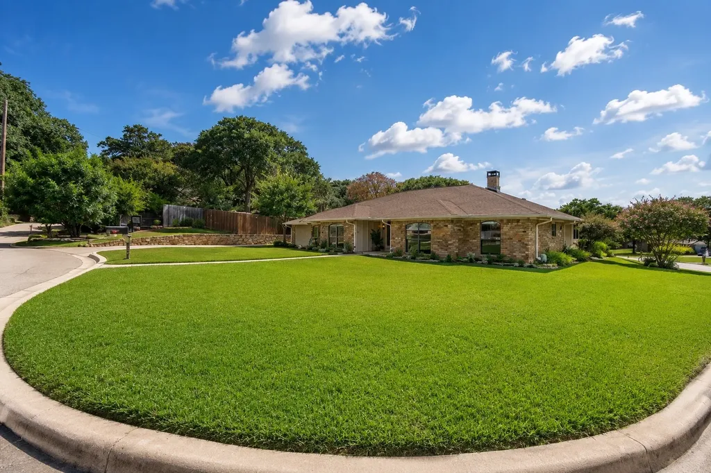 3403 Sunset Oaks Street Dalworthington Gardens TX 76016