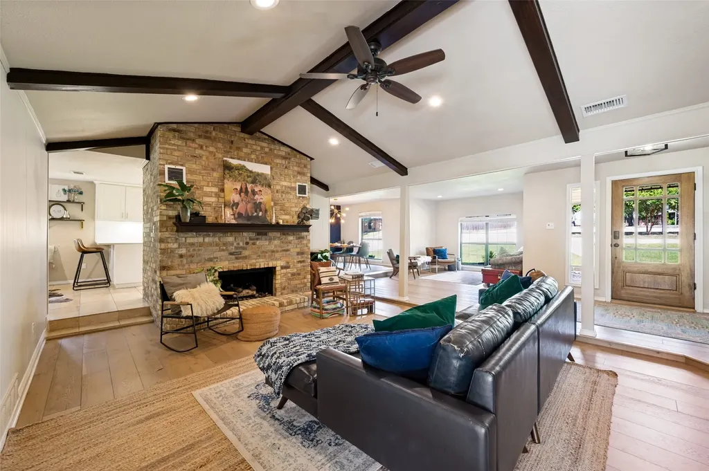 3403 Sunset Oaks Street Dalworthington Gardens TX 76016