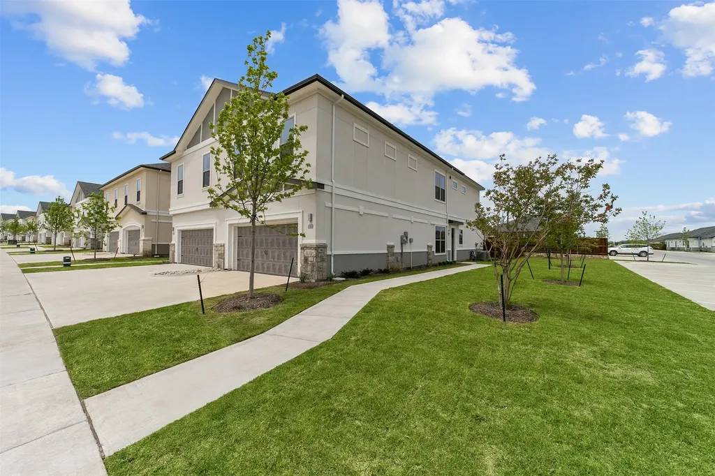 1100 Ebony Mckinney TX 75071