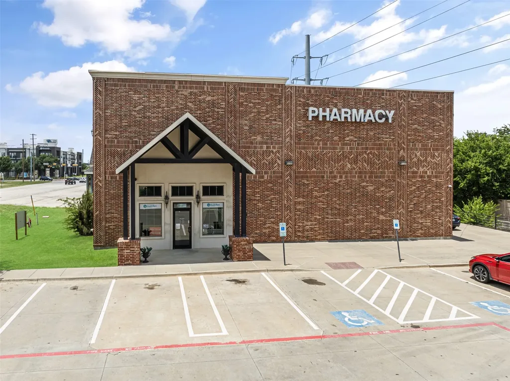 207 E Byron Nelson Boulevard Roanoke TX 76262