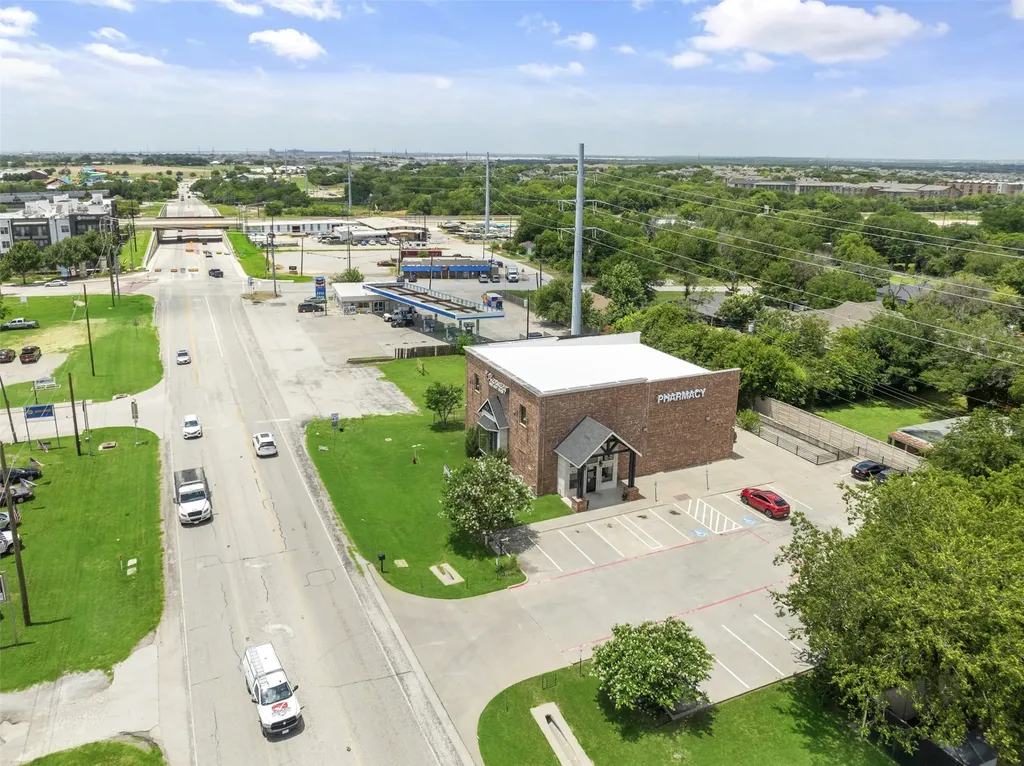 207 E Byron Nelson Boulevard Roanoke TX 76262