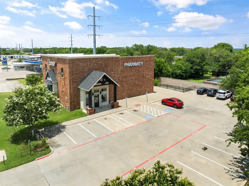 207 E Byron Nelson Boulevard Roanoke TX 76262