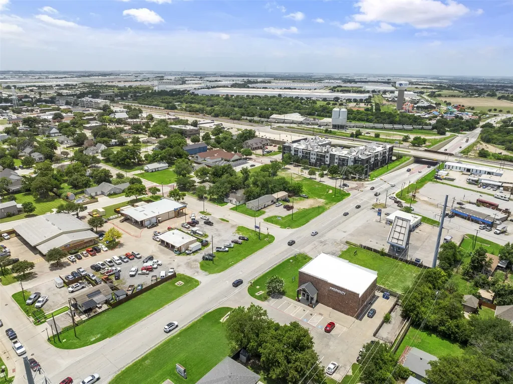 207 E Byron Nelson Boulevard Roanoke TX 76262