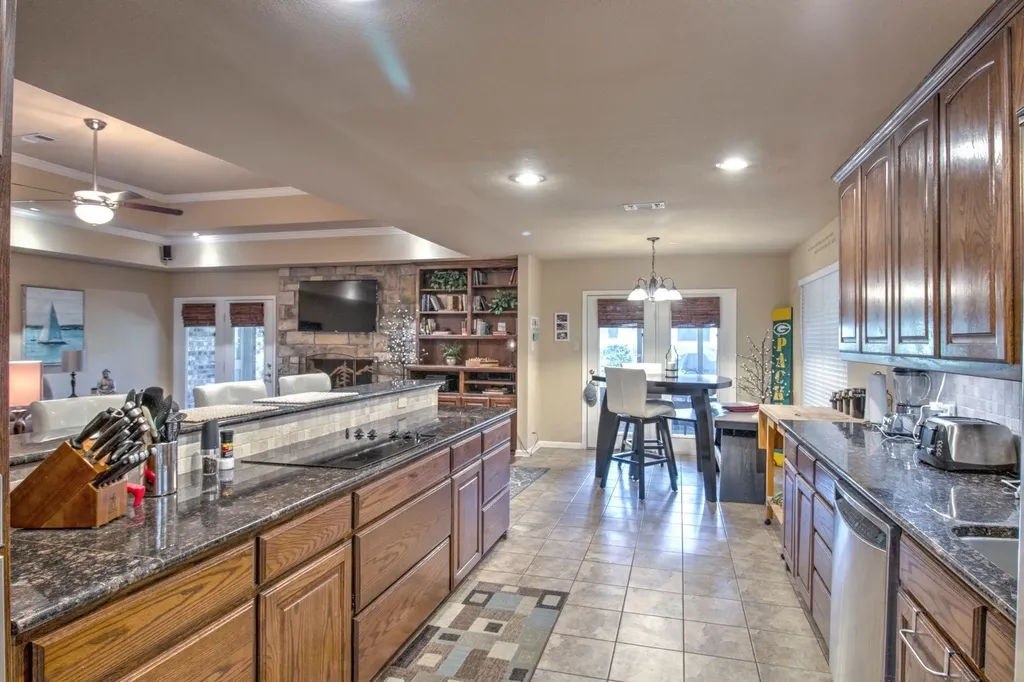 1010 Kiowa Drive W Lake Kiowa TX 76240