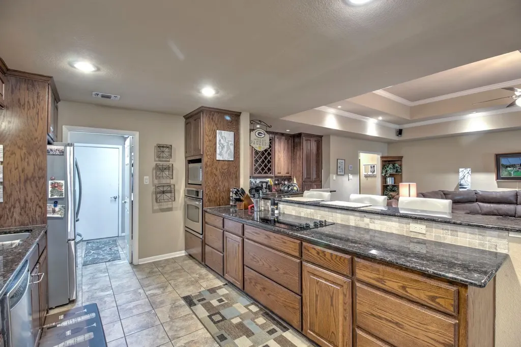 1010 Kiowa Drive W Lake Kiowa TX 76240