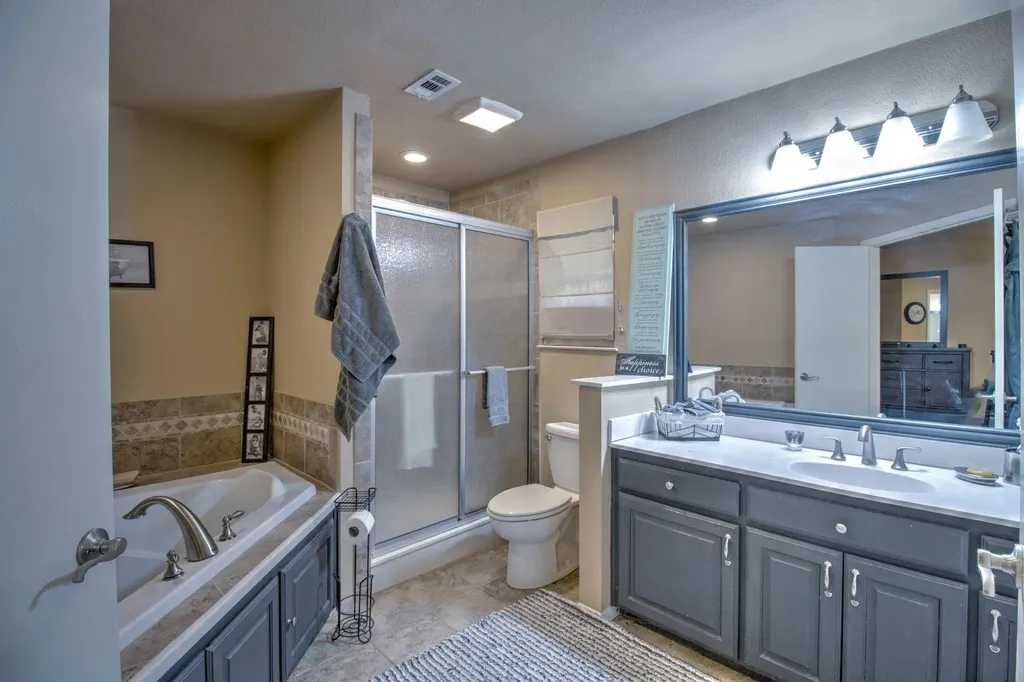 1010 Kiowa Drive W Lake Kiowa TX 76240