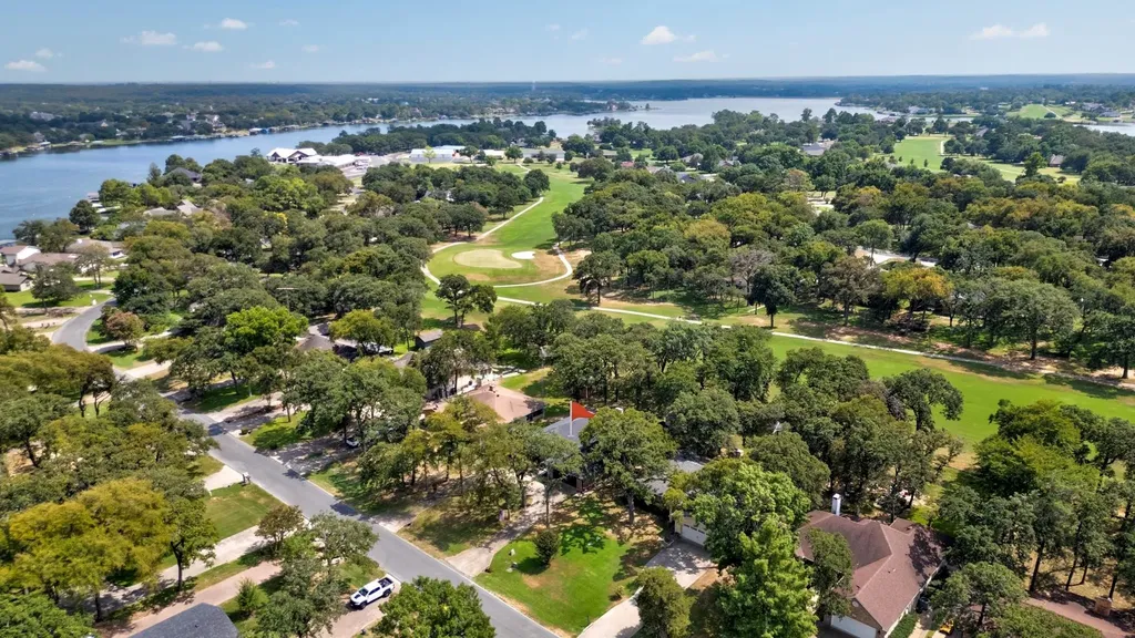 1010 Kiowa Drive W Lake Kiowa TX 76240