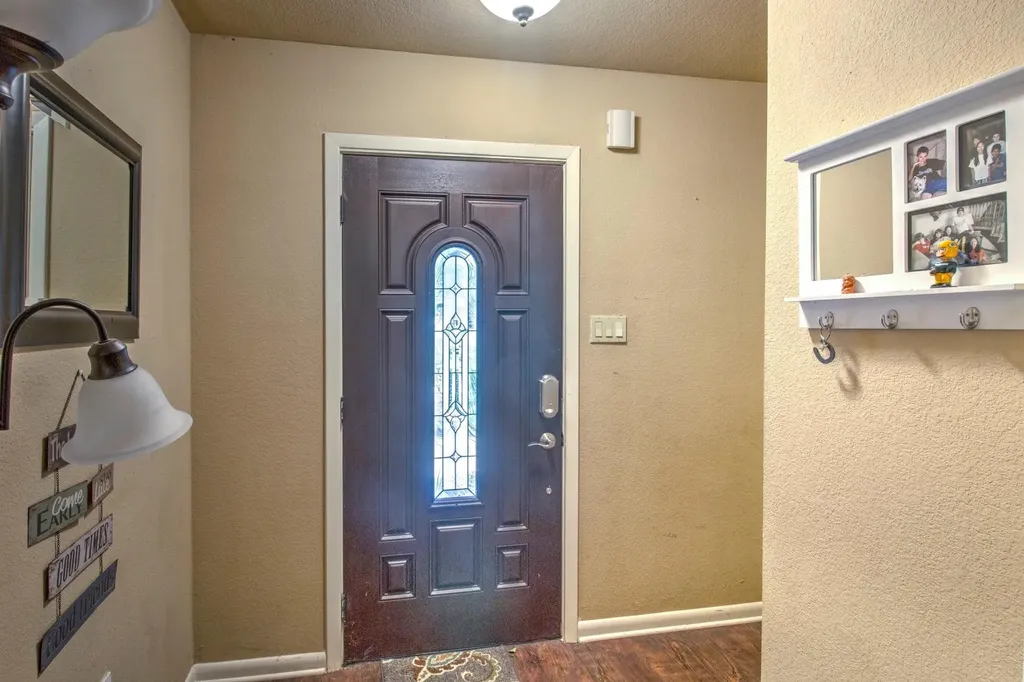 1010 Kiowa Drive W Lake Kiowa TX 76240