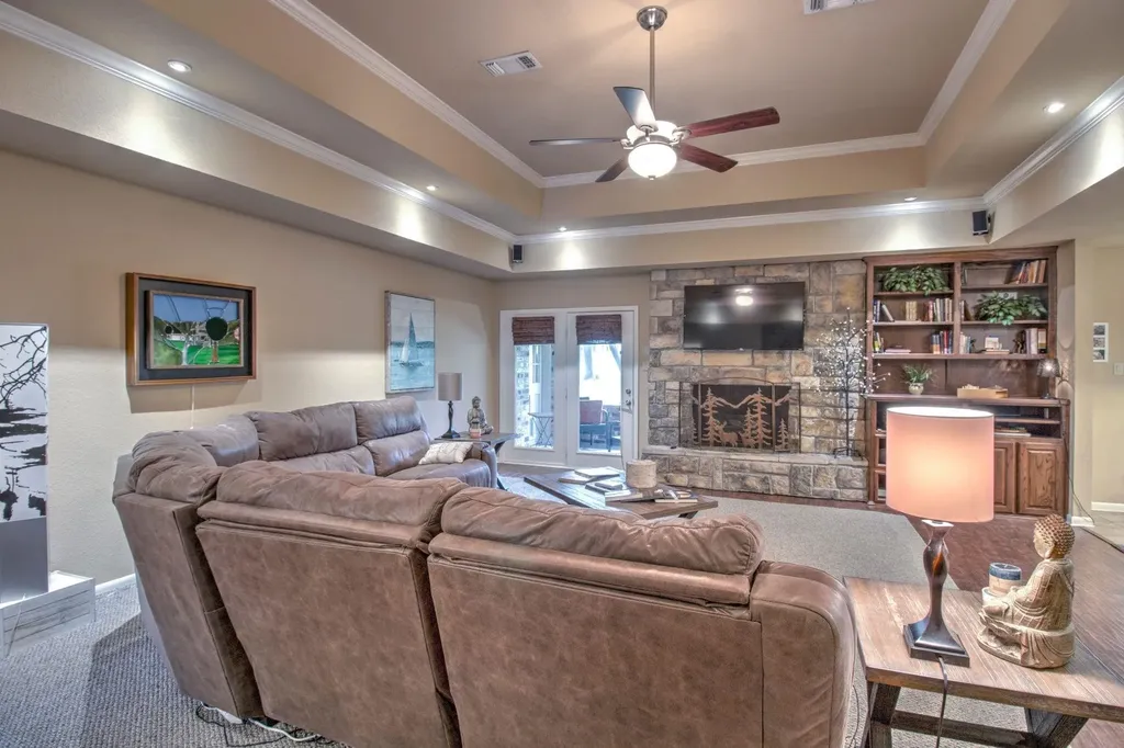 1010 Kiowa Drive W Lake Kiowa TX 76240