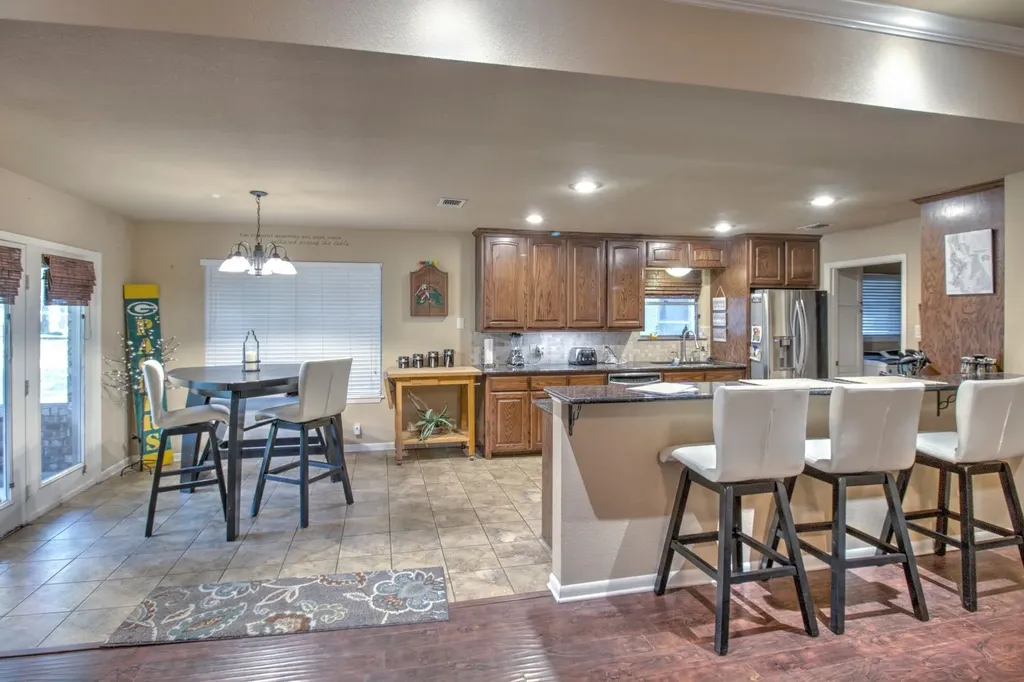 1010 Kiowa Drive W Lake Kiowa TX 76240