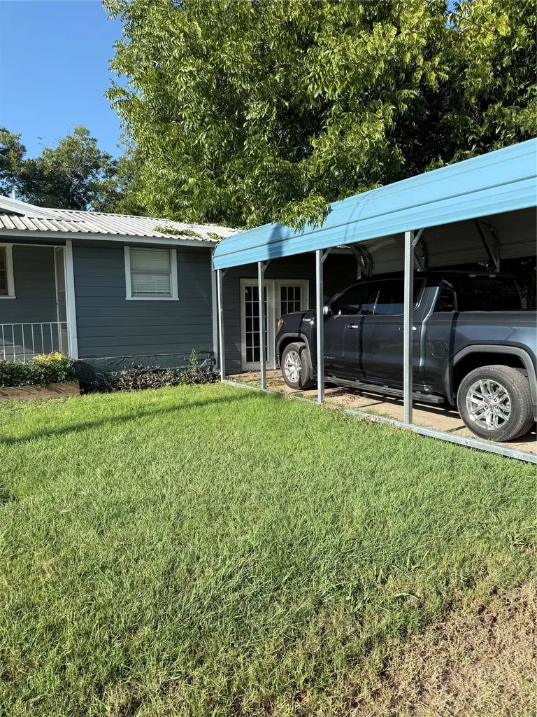 501 Needham Coleman TX 76834