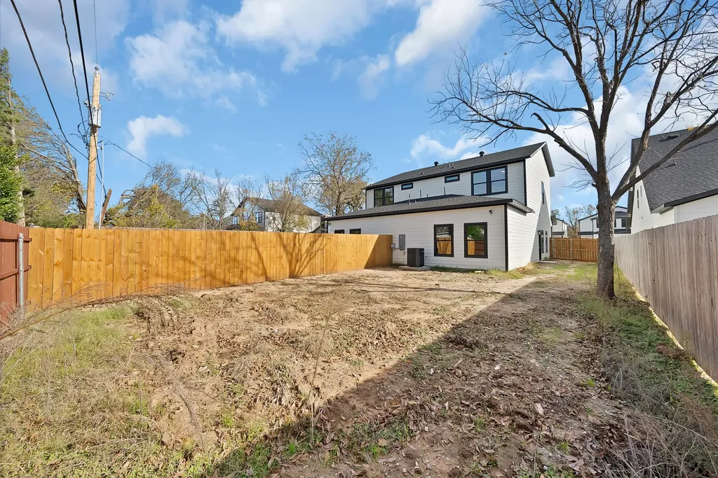 819 Stamps Avenue Fort Worth TX 76114