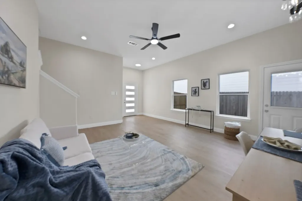 819 Stamps Avenue Fort Worth TX 76114