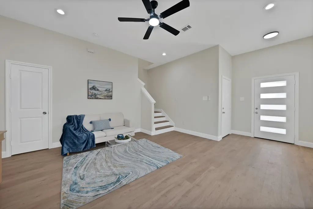 819 Stamps Avenue Fort Worth TX 76114
