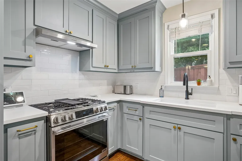 311 Paulus Avenue Dallas TX 75214