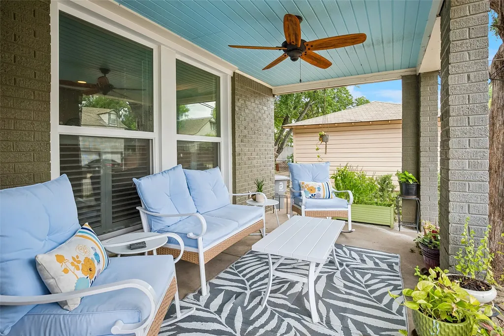 311 Paulus Avenue Dallas TX 75214