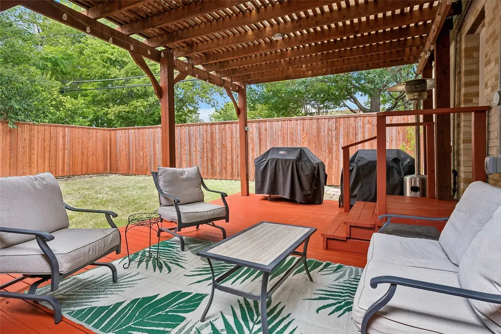 311 Paulus Avenue Dallas TX 75214