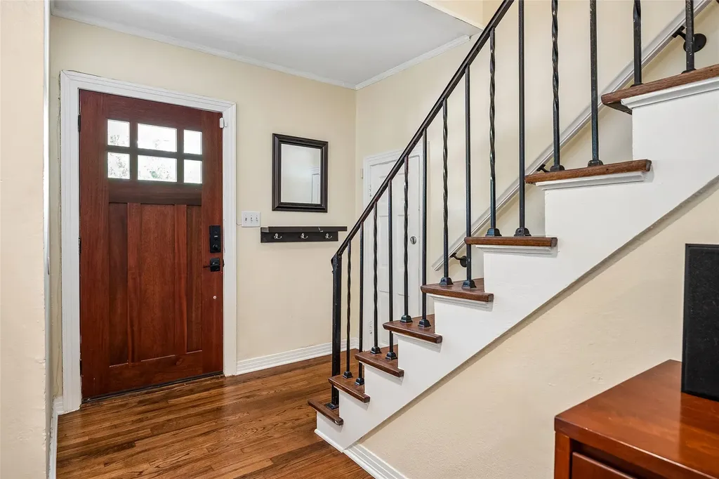 311 Paulus Avenue Dallas TX 75214
