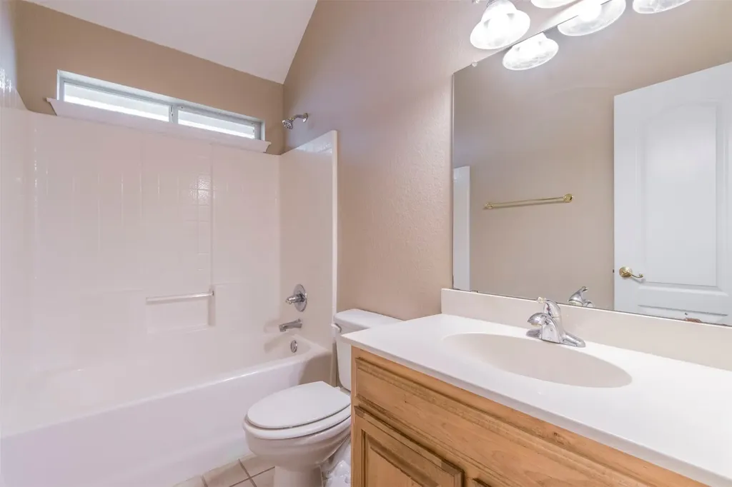 5212 Estrella Lane Benbrook TX 76126