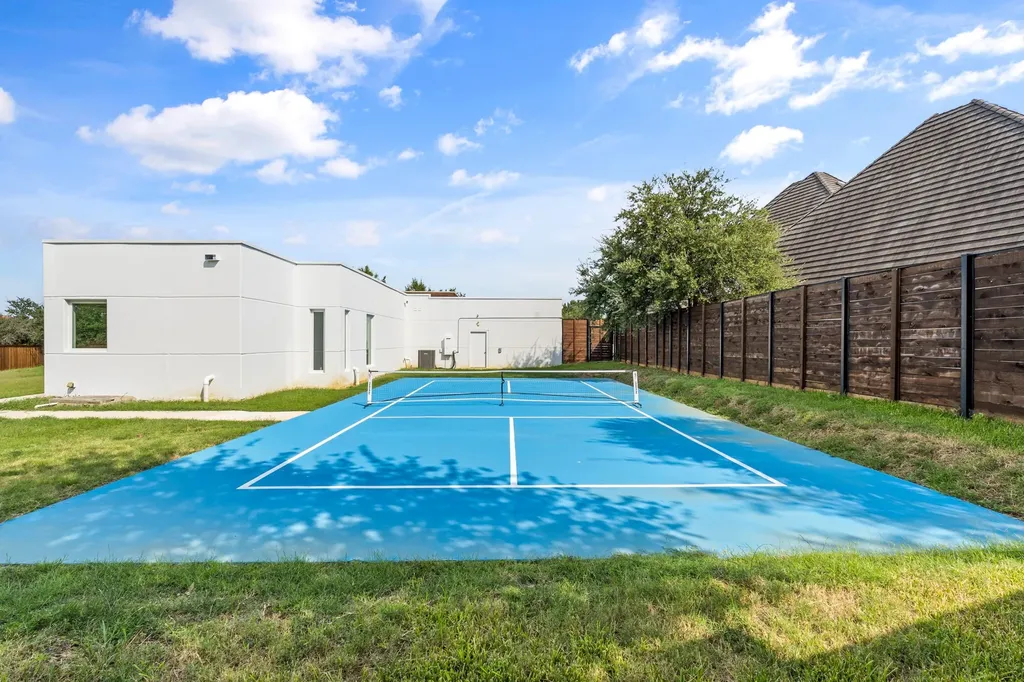 2171 Hogan Drive Irving TX 75038