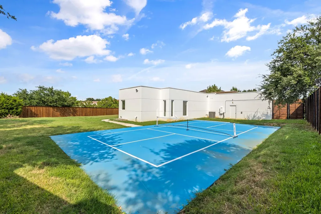 2171 Hogan Drive Irving TX 75038