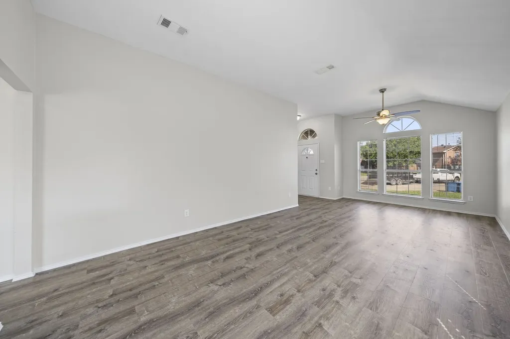 1216 Urban Drive Desoto TX 75115