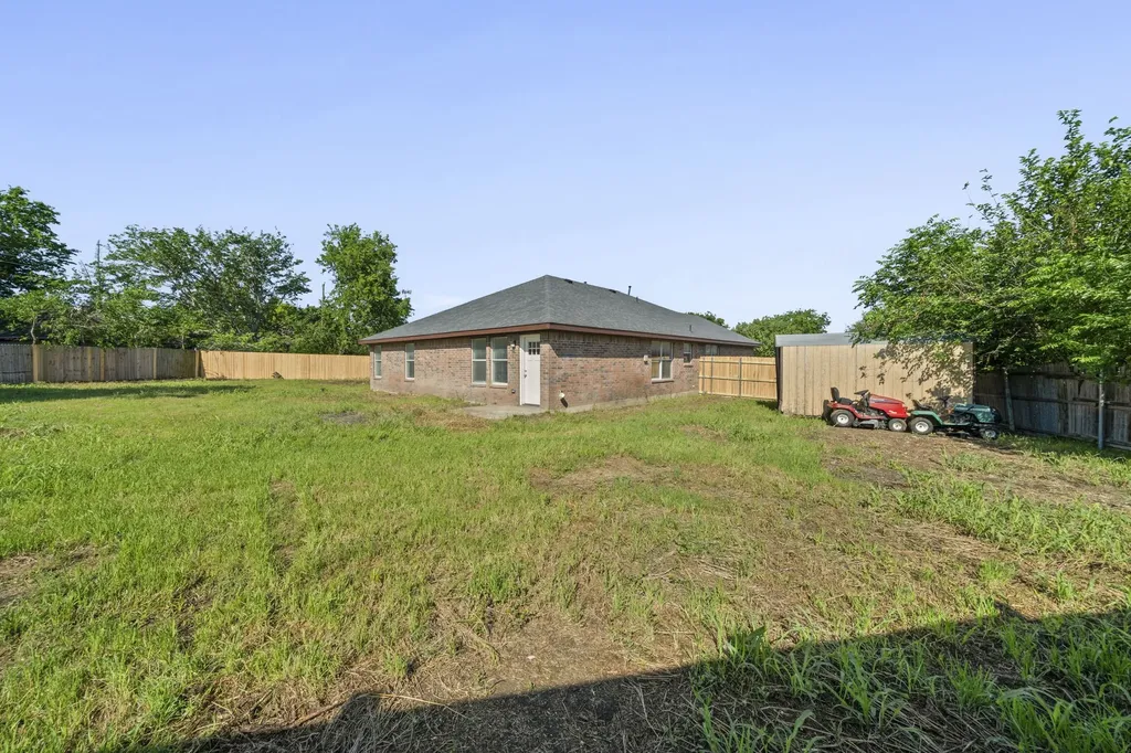 1216 Urban Drive Desoto TX 75115