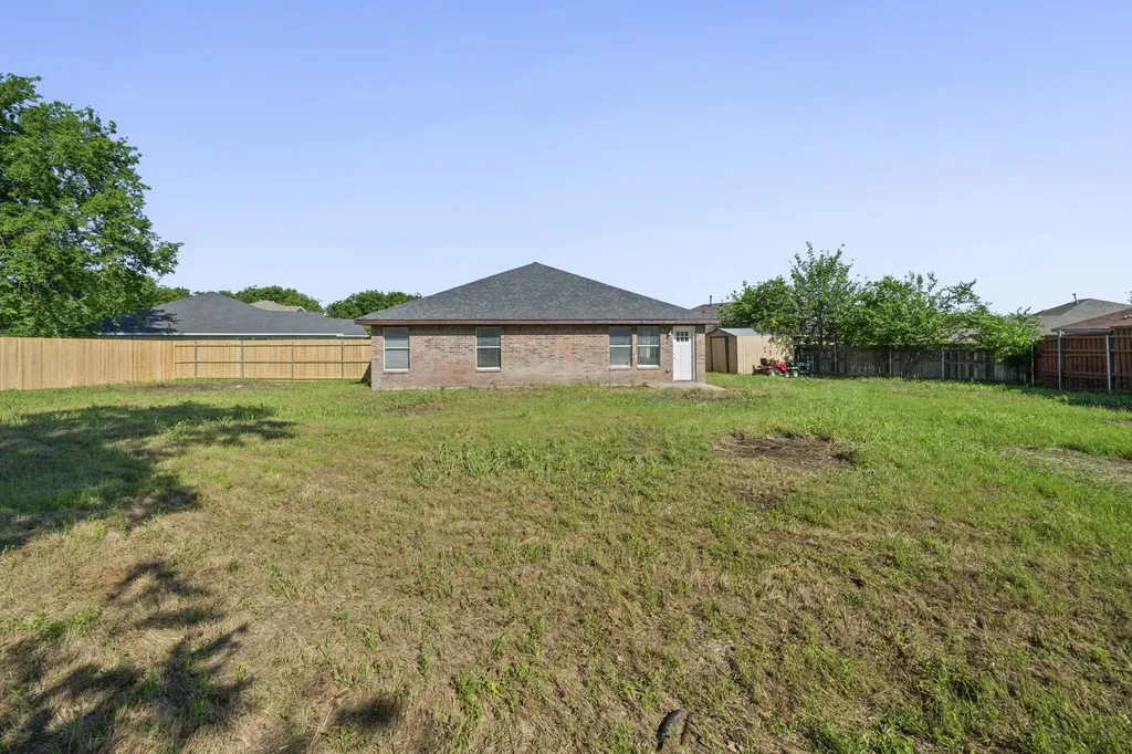 1216 Urban Drive Desoto TX 75115