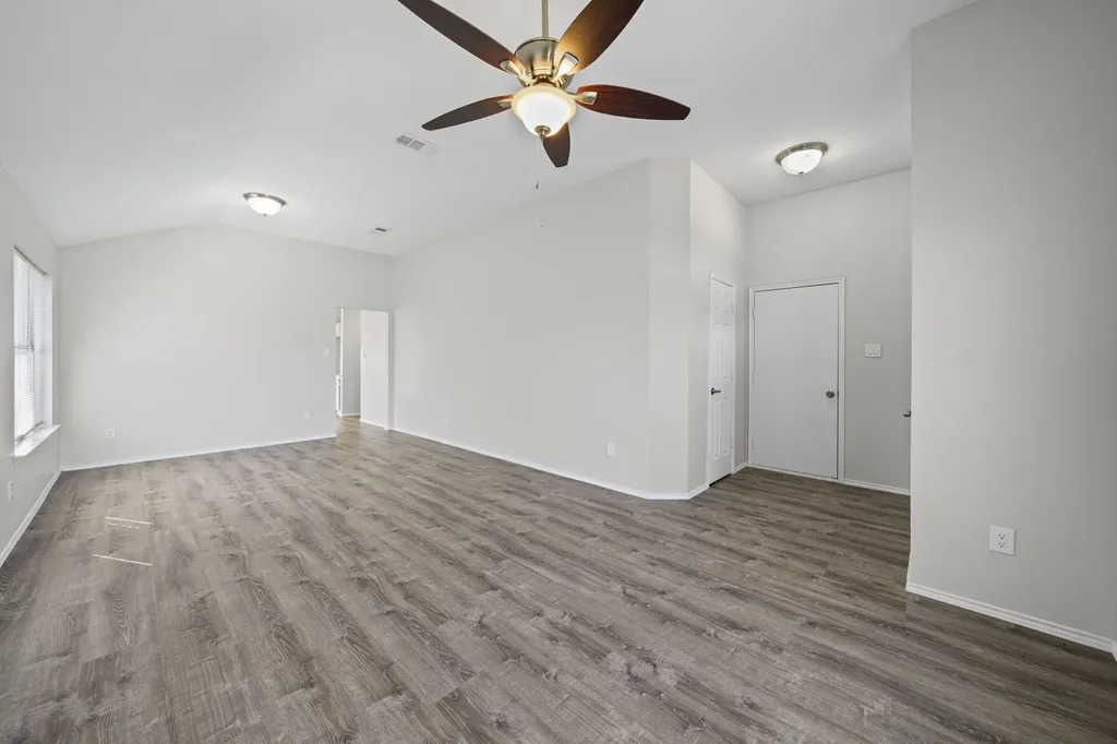 1216 Urban Drive Desoto TX 75115